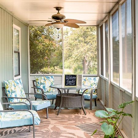 Hadley'S House - A Country 3 Bdrm With Screened-In Porch Нью Браунфелс Экстерьер фото