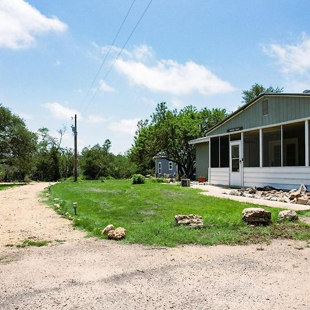 Hadley'S House - A Country 3 Bdrm With Screened-In Porch Нью Браунфелс Экстерьер фото