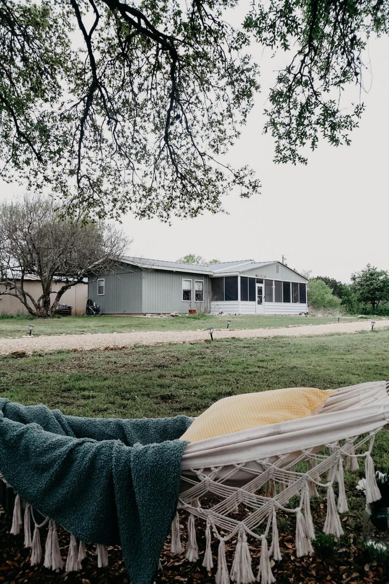 Hadley'S House - A Country 3 Bdrm With Screened-In Porch Нью Браунфелс Экстерьер фото